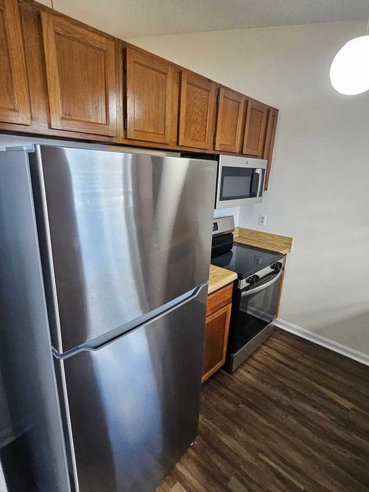 1338 Delaware Pl #B - Photo 3 of 15
