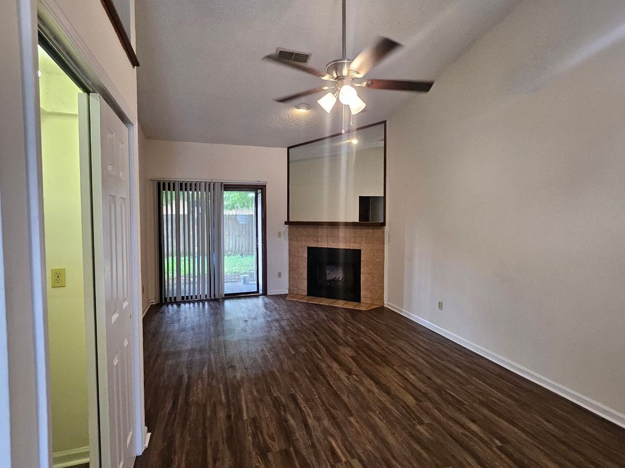 1338 Delaware Pl #B - Photo 7 of 15