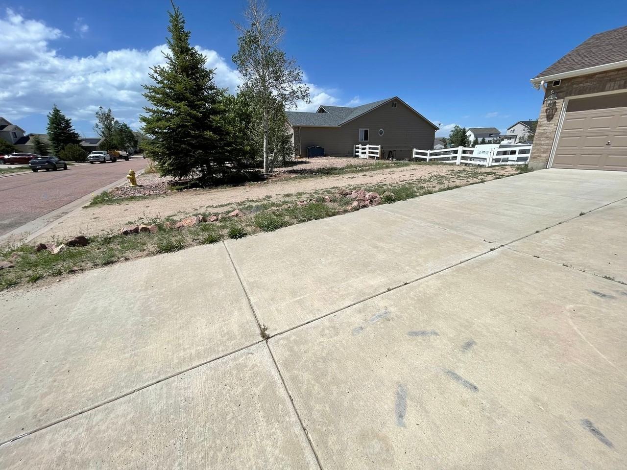 8627 Tibbs Rd - Photo 2 of 26