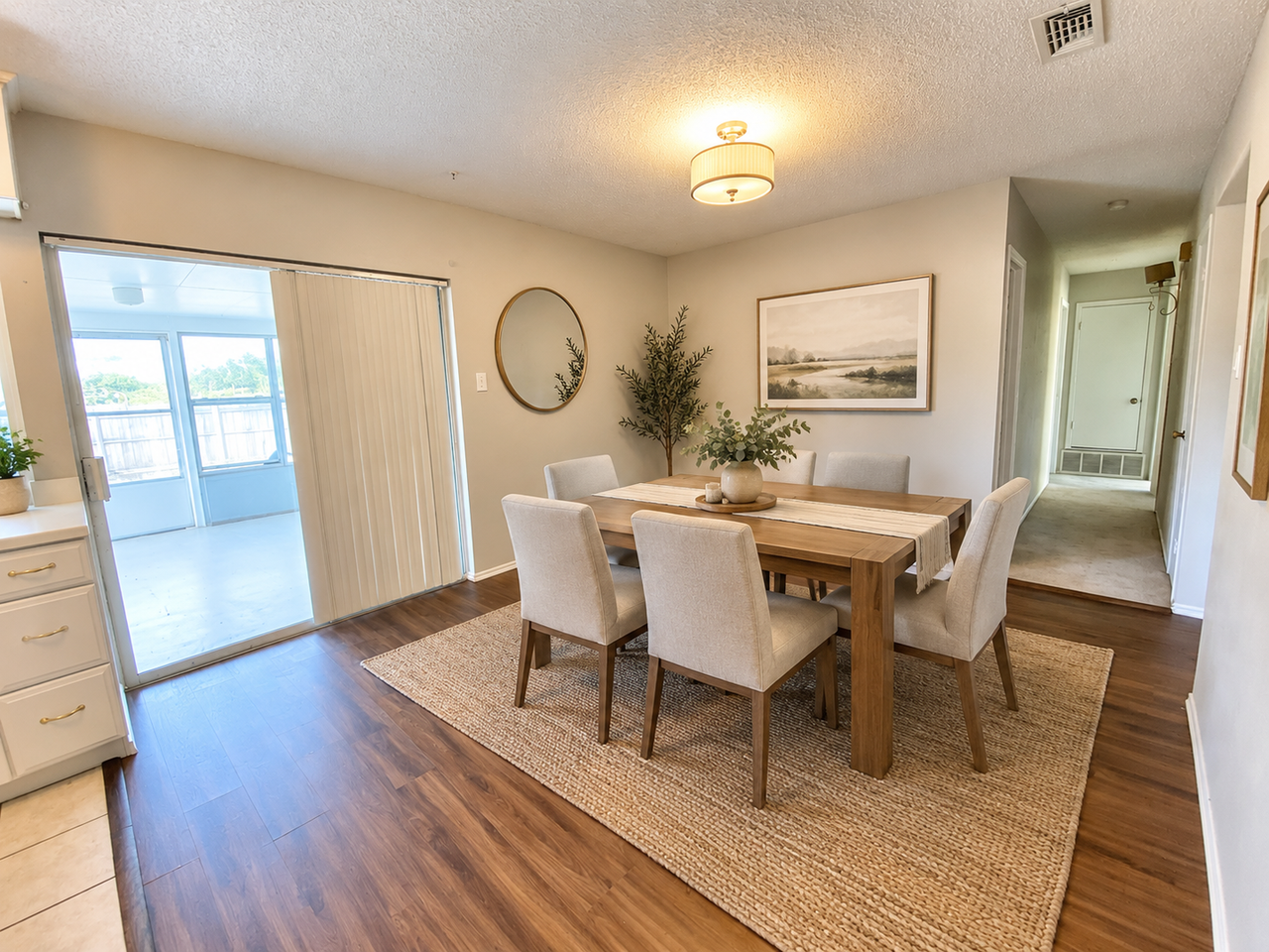 701 Victoria Dr - Photo 5 of 20