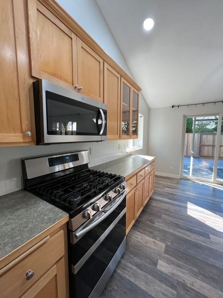5980 Kistler Ln - Photo 4 of 38