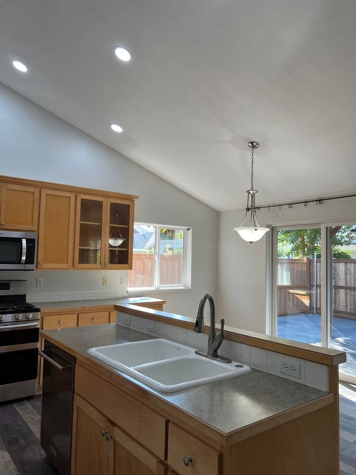 5980 Kistler Ln - Photo 6 of 38