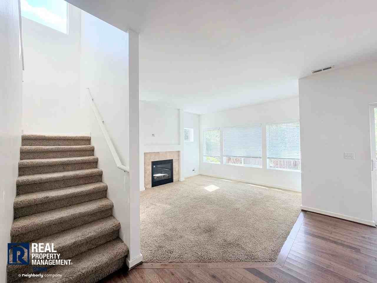 6217 Wesley Pl Se - Photo 2 of 16
