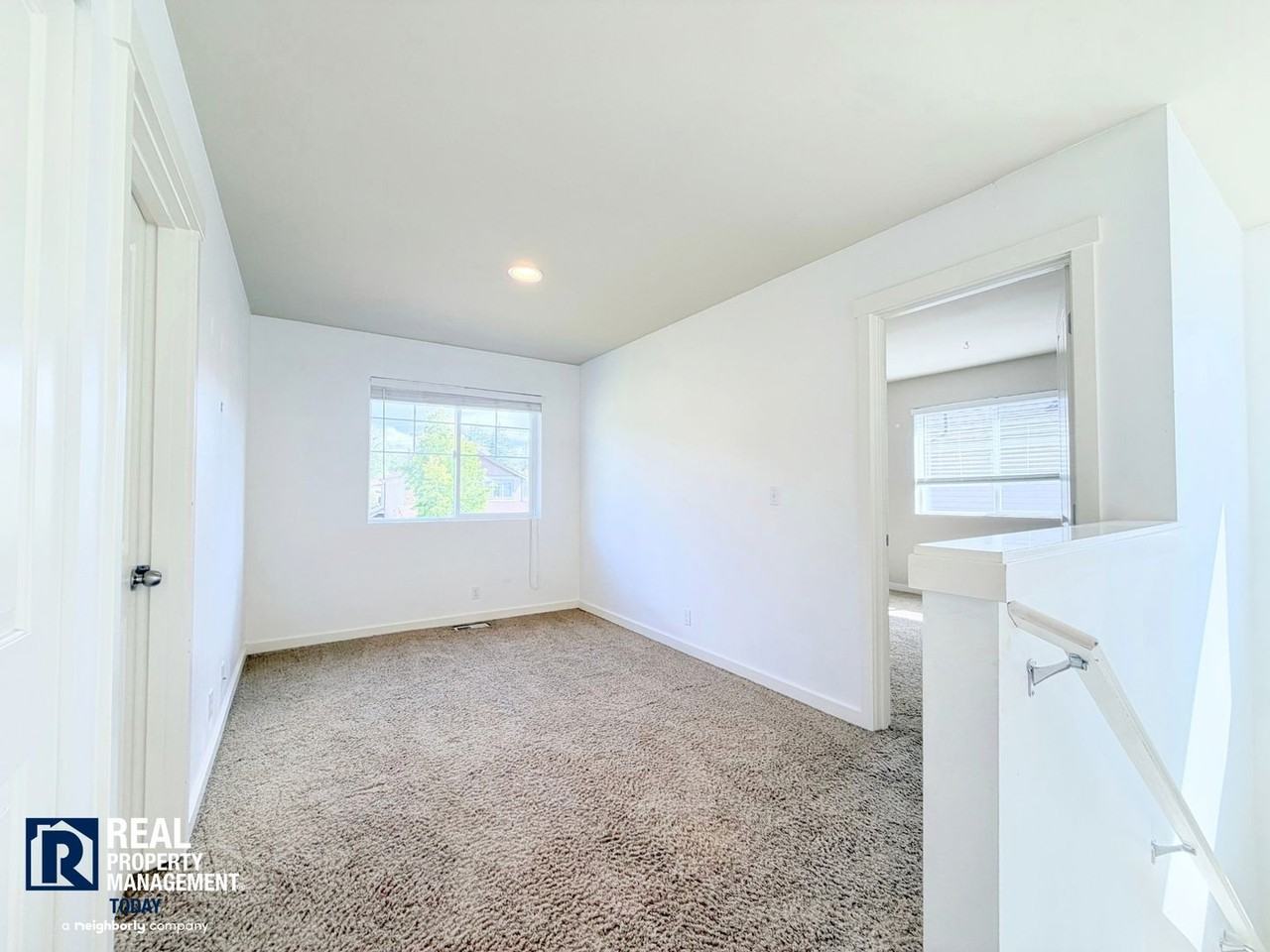 6217 Wesley Pl Se - Photo 6 of 16