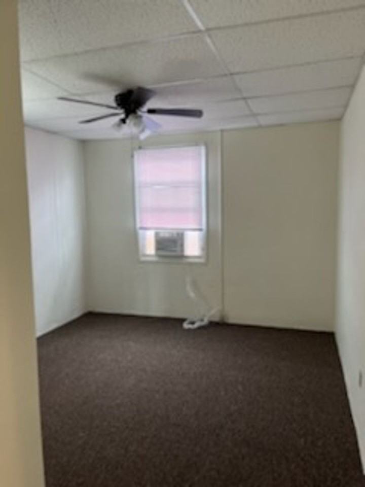 341 Liberty Ave - Photo 2 of 9