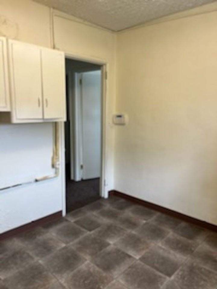 341 Liberty Ave - Photo 4 of 9