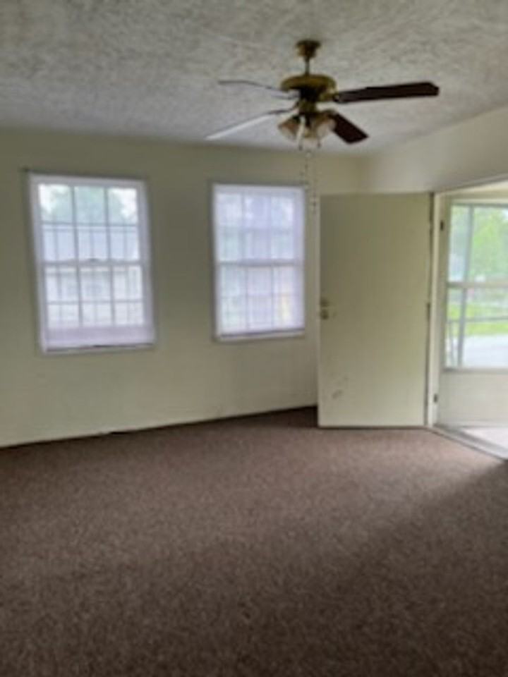 341 Liberty Ave - Photo 6 of 9