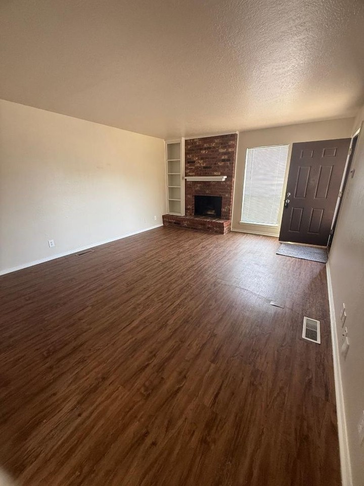 221 Skylark Ct - Photo 5 of 14
