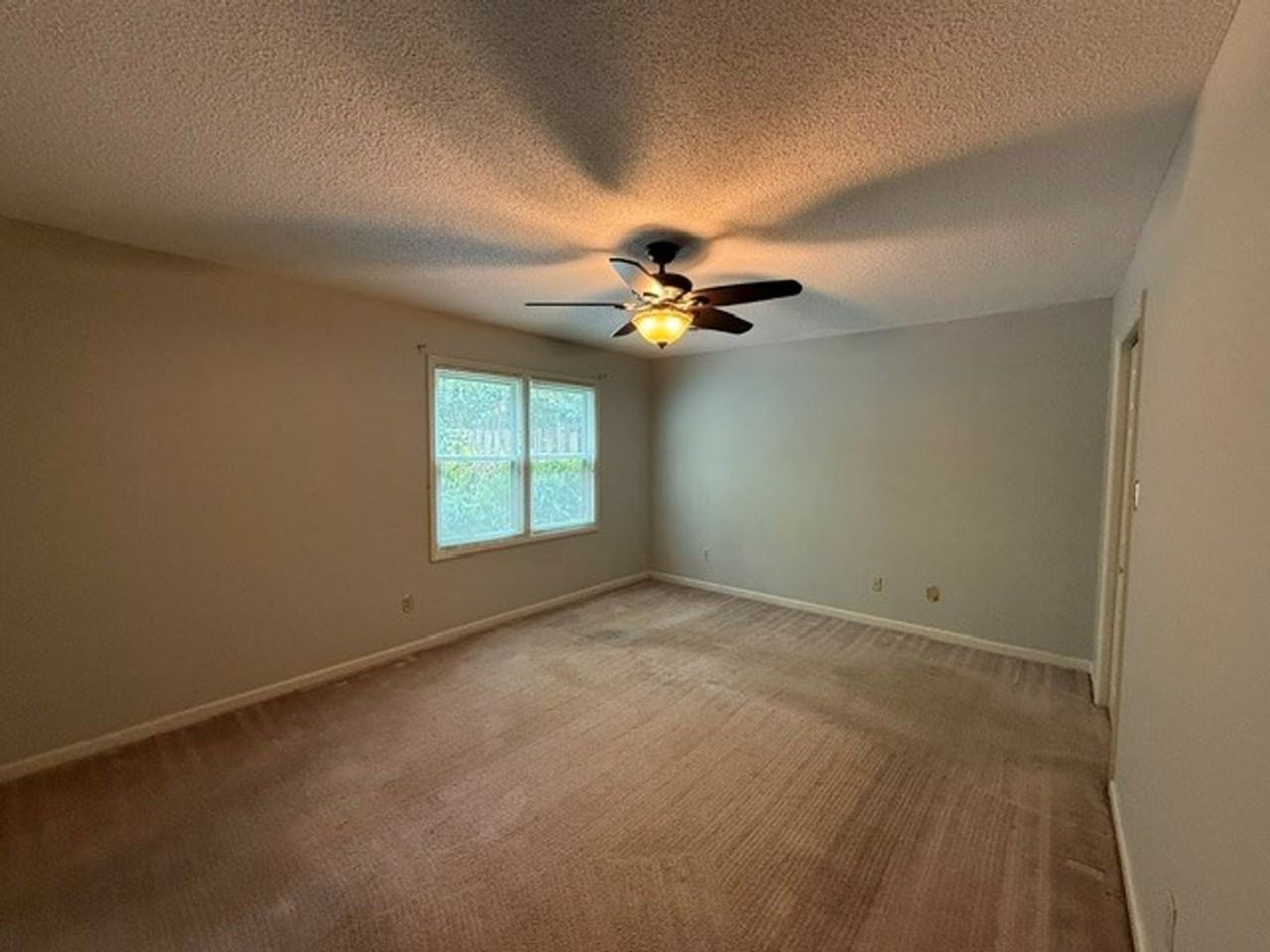 720 Landing Ln - Photo 6 of 18