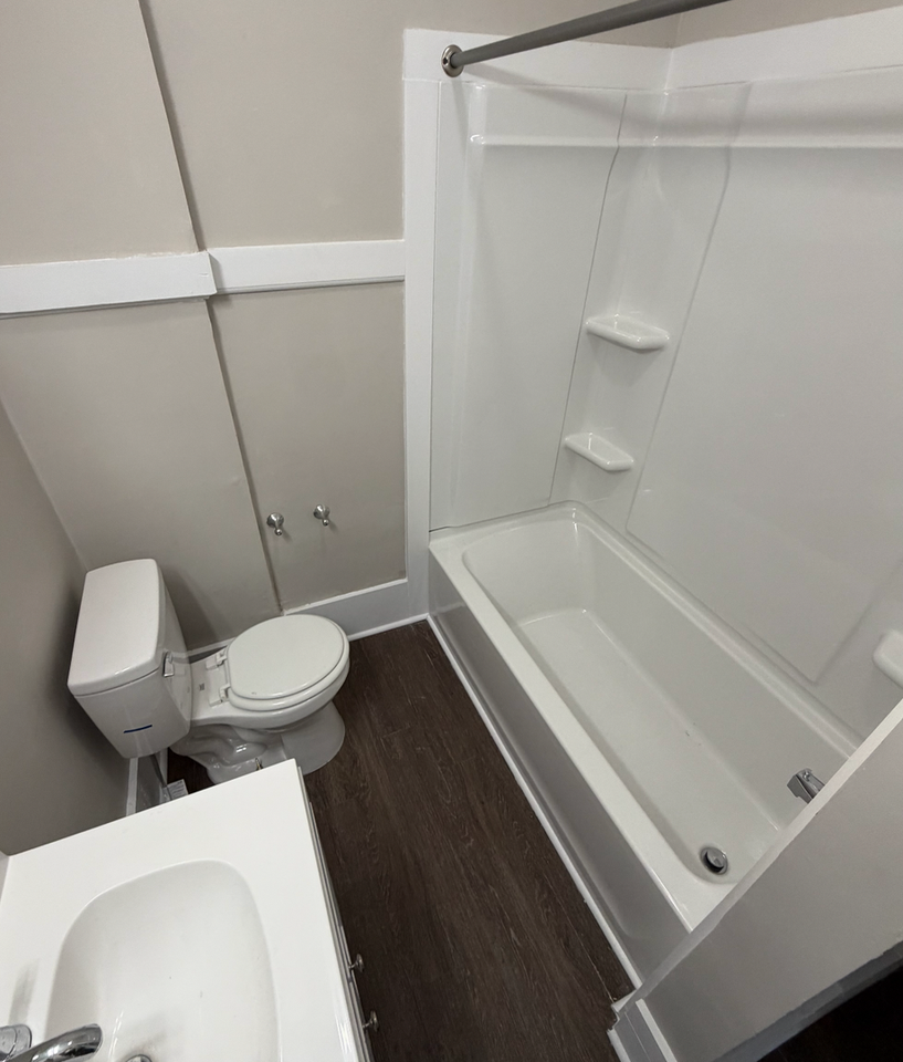 309 E 2nd St - Photo 6 of 12