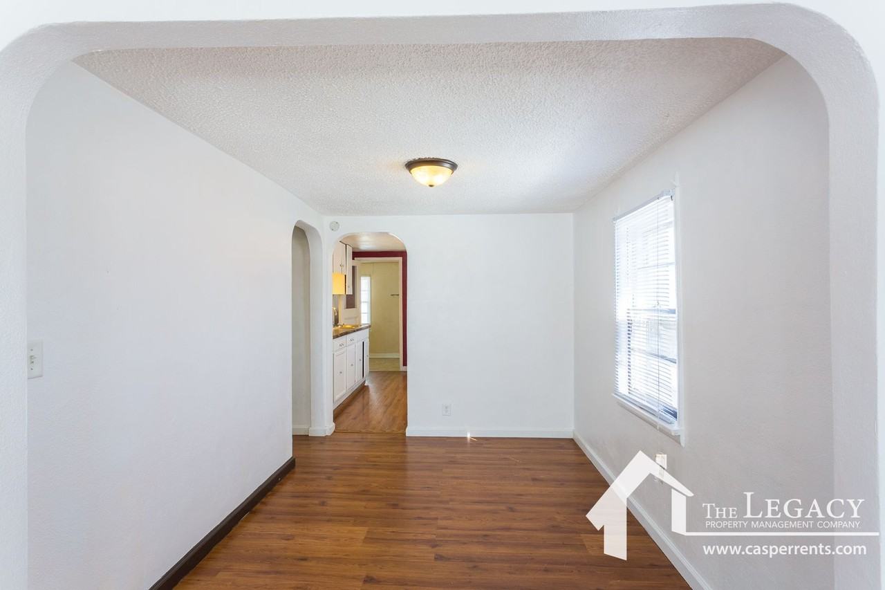 122 E L St - Photo 5 of 9
