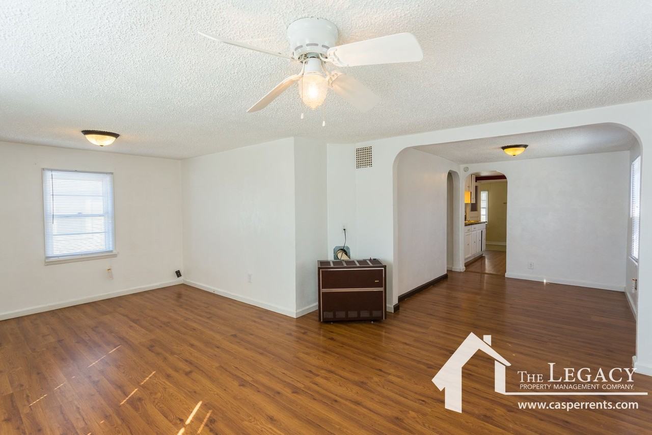 122 E L St - Photo 7 of 9