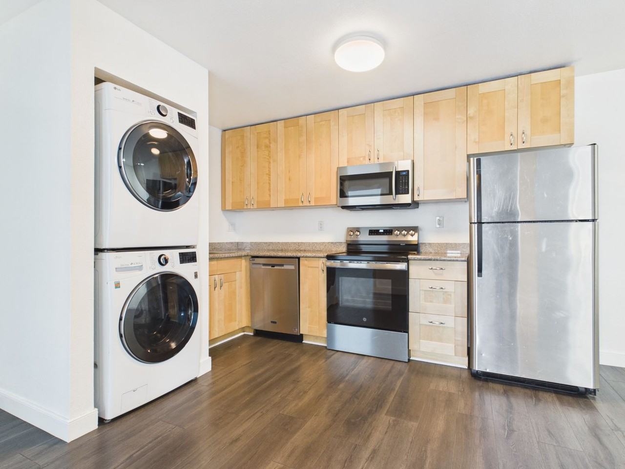 820 Casanova Ave - Photo 4 of 12