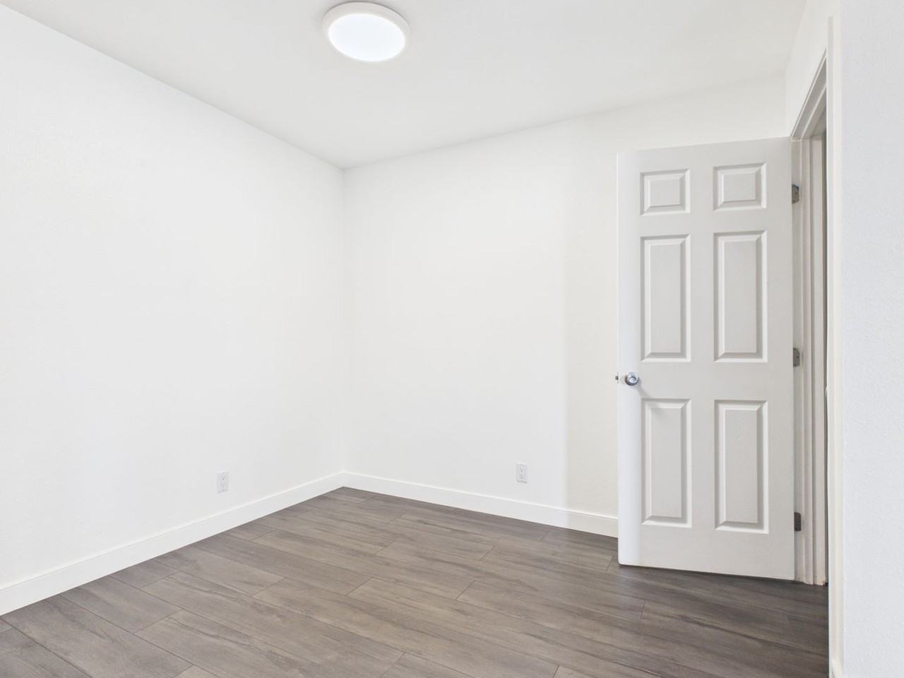 820 Casanova Ave - Photo 5 of 12