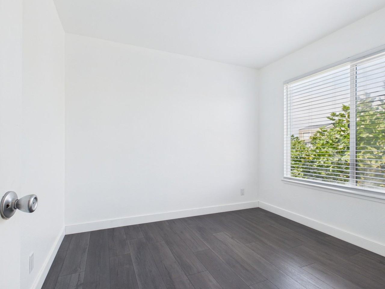 820 Casanova Ave - Photo 7 of 12