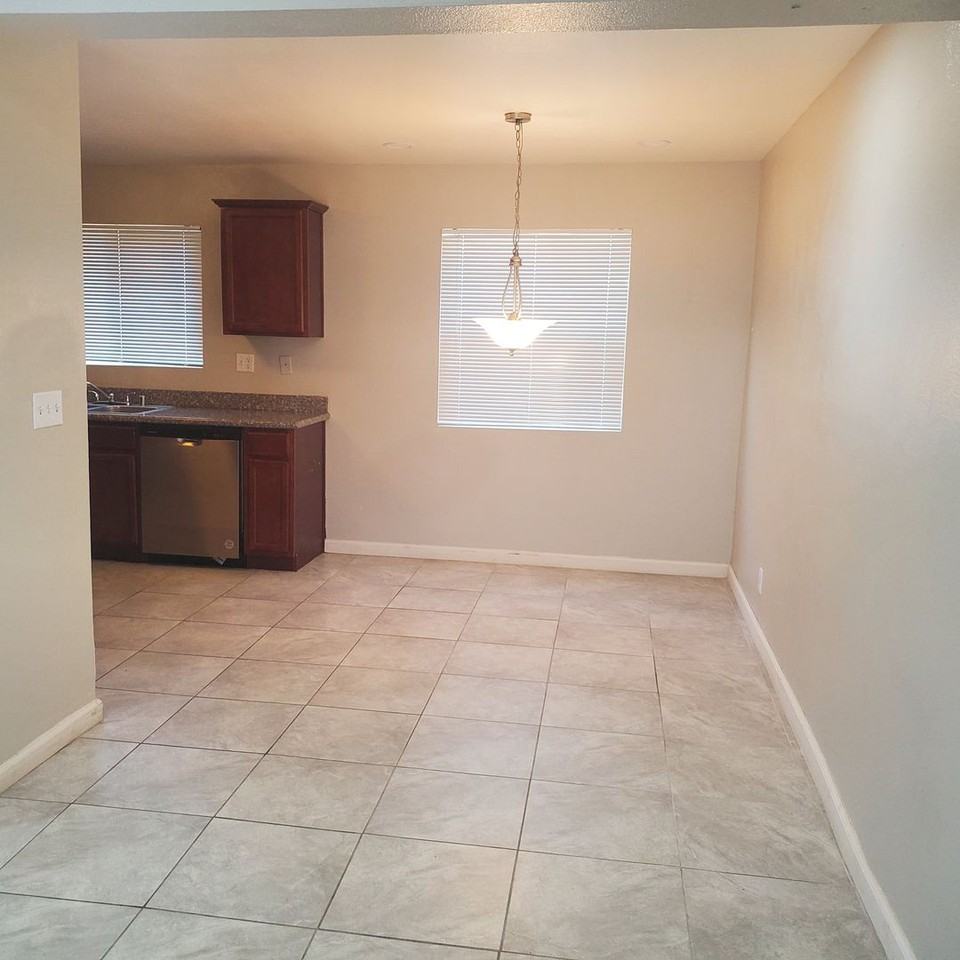 Park Imperial Townhomes - Photo 3 of 31