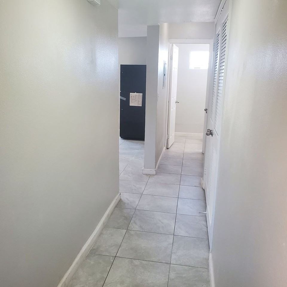 Park Imperial Townhomes - Photo 4 of 31