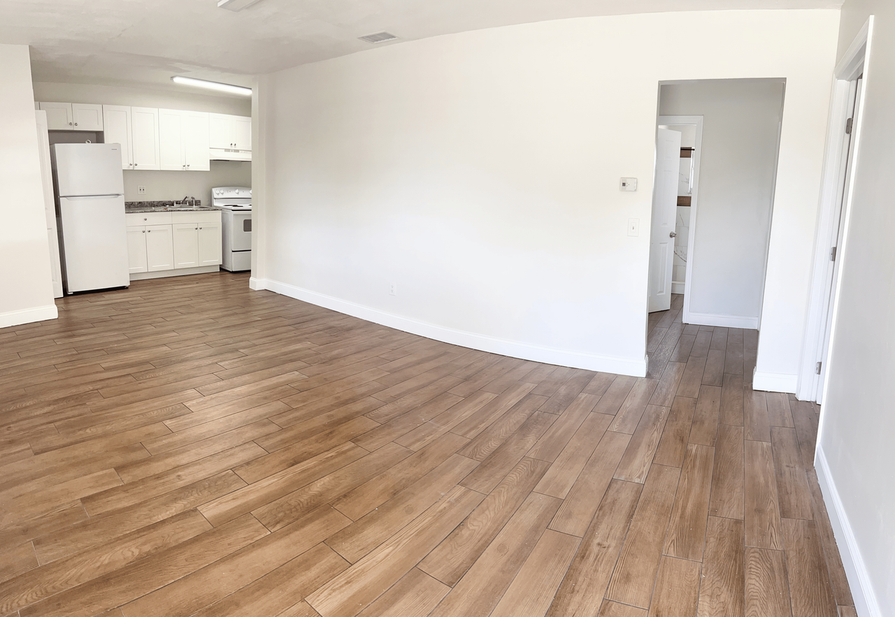 4211 Vermont Ave - Photo 2 of 11