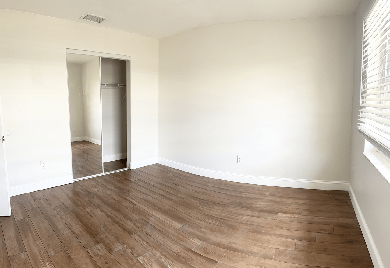 4211 Vermont Ave - Photo 5 of 11