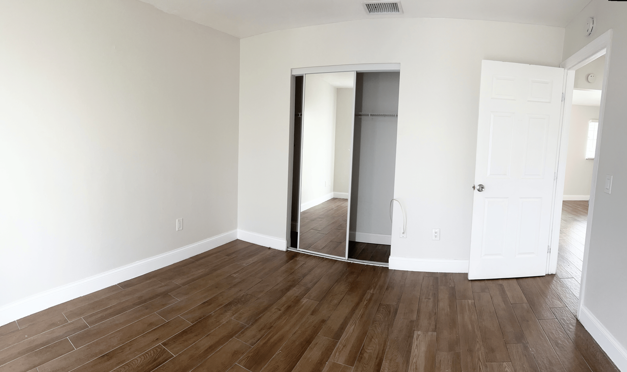 4211 Vermont Ave - Photo 7 of 11