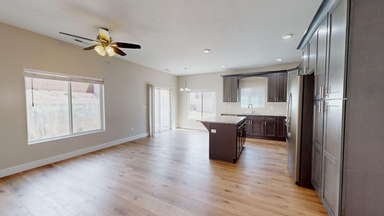1563 W 1550 S - Photo 4 of 24
