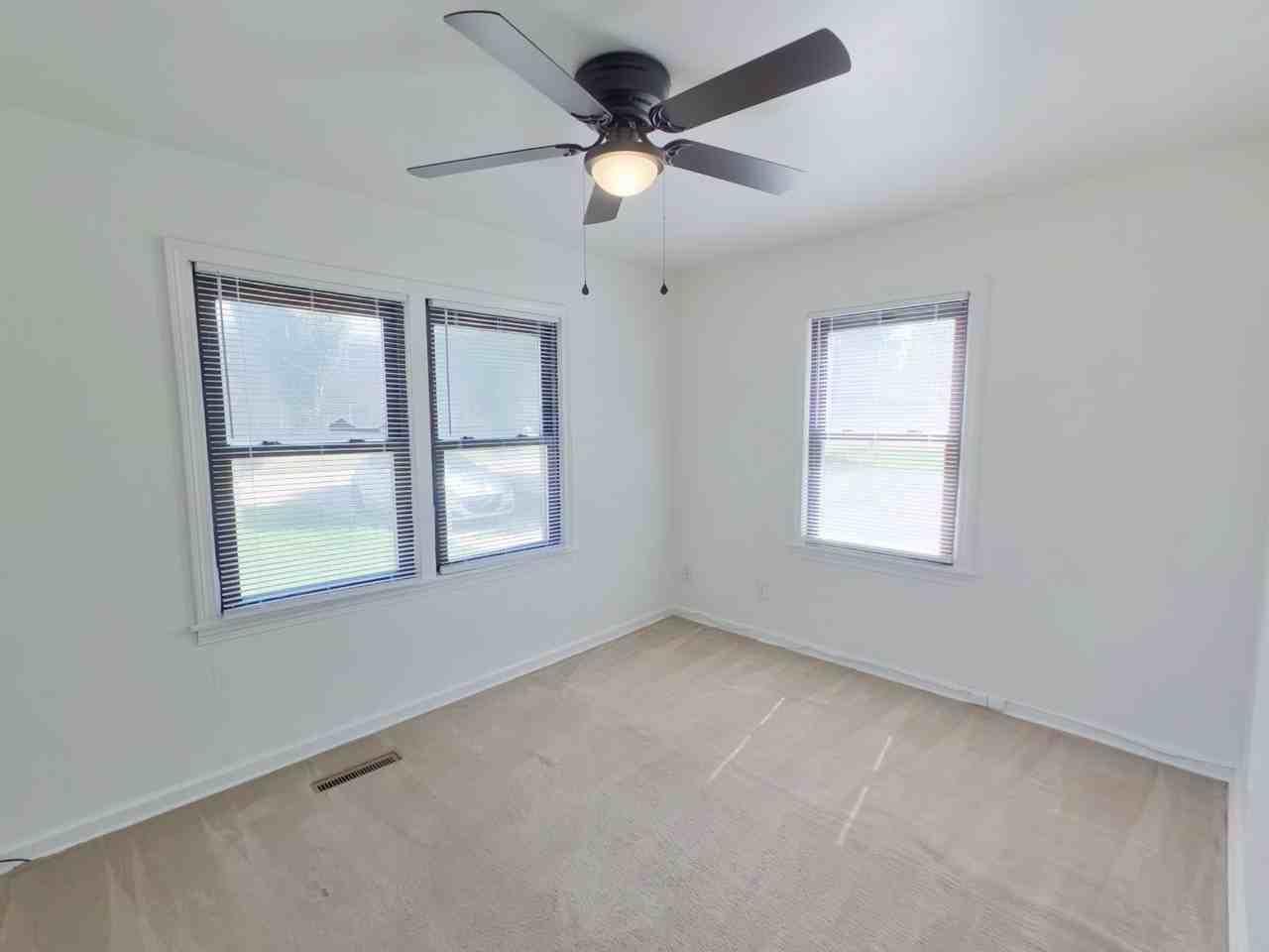 2257 S Minneapolis Ave - Photo 5 of 9