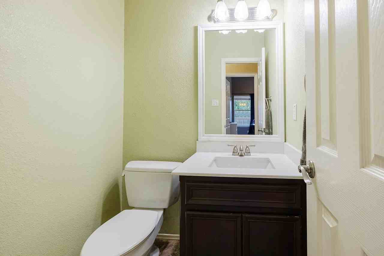 2402 Sparrow Dr - Photo 5 of 50