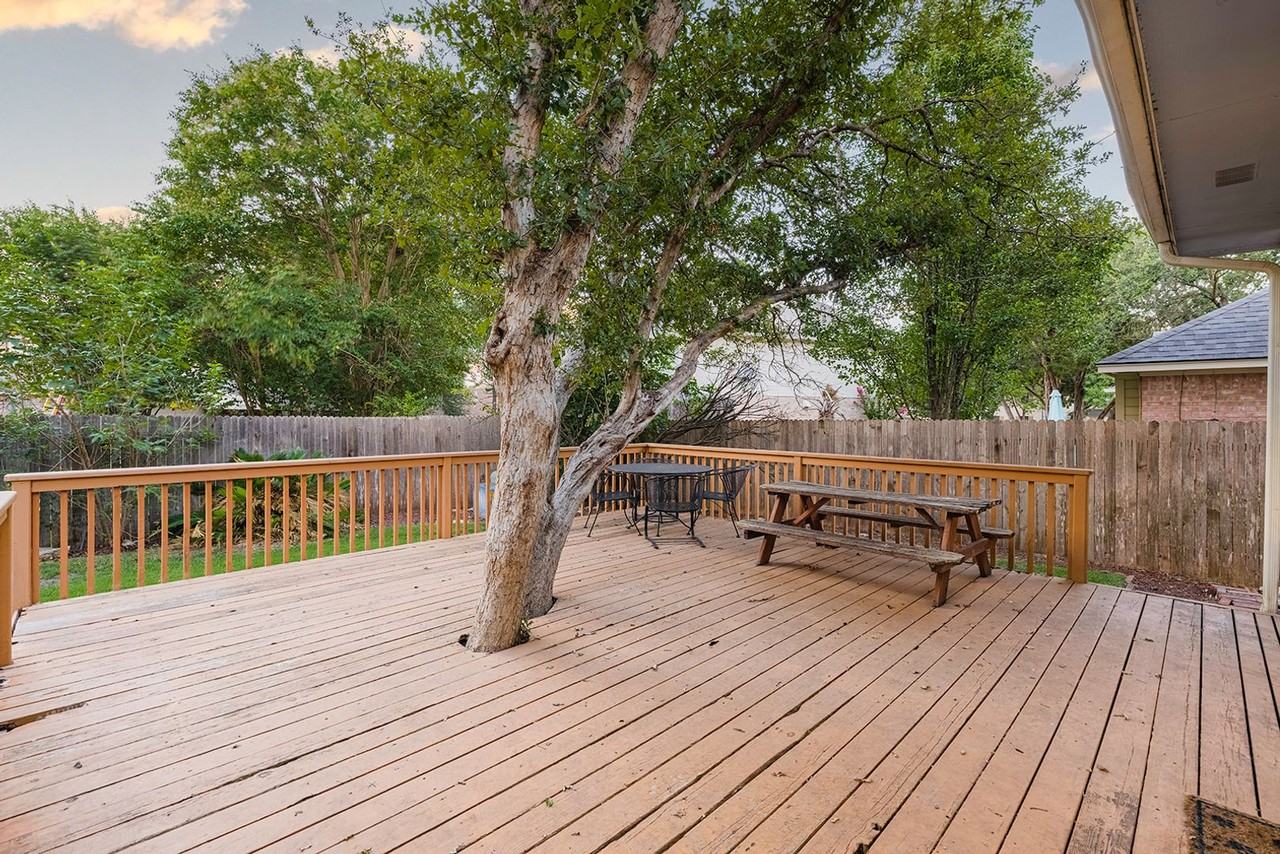 2402 Sparrow Dr - Photo 6 of 50