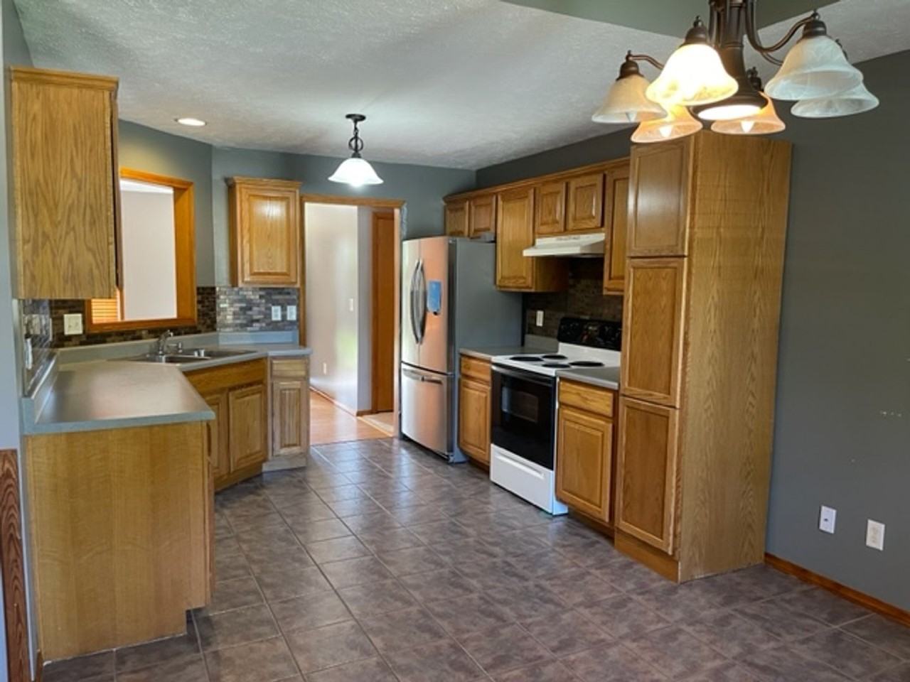 3666 W Vincent Dr - Photo 3 of 15