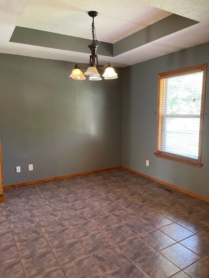 3666 W Vincent Dr - Photo 4 of 15