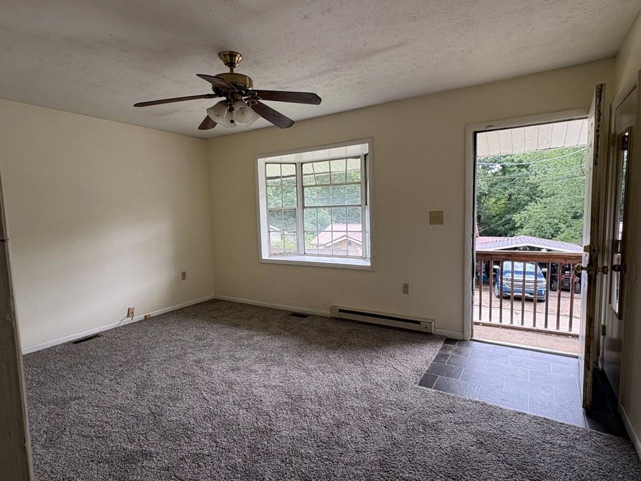 43 Oak St - Photo 4 of 11