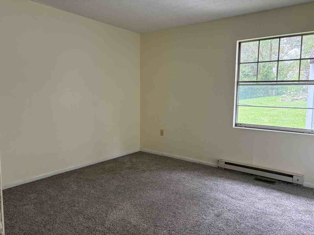 43 Oak St - Photo 7 of 11