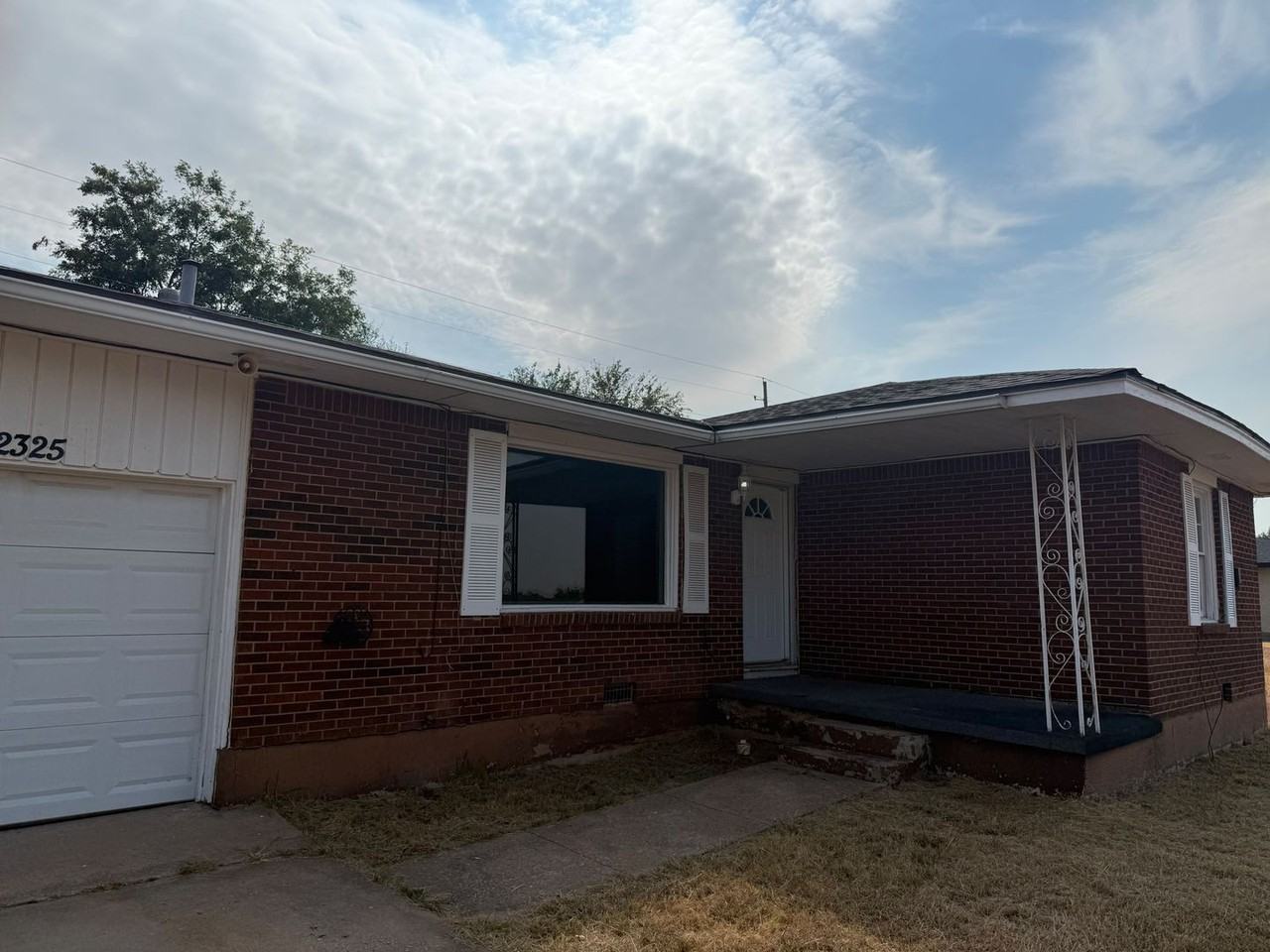 2325 Nw 35th St - Photo 5 of 7