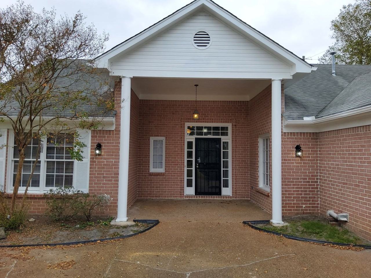 647 S Sanga Rd - Photo 3 of 50