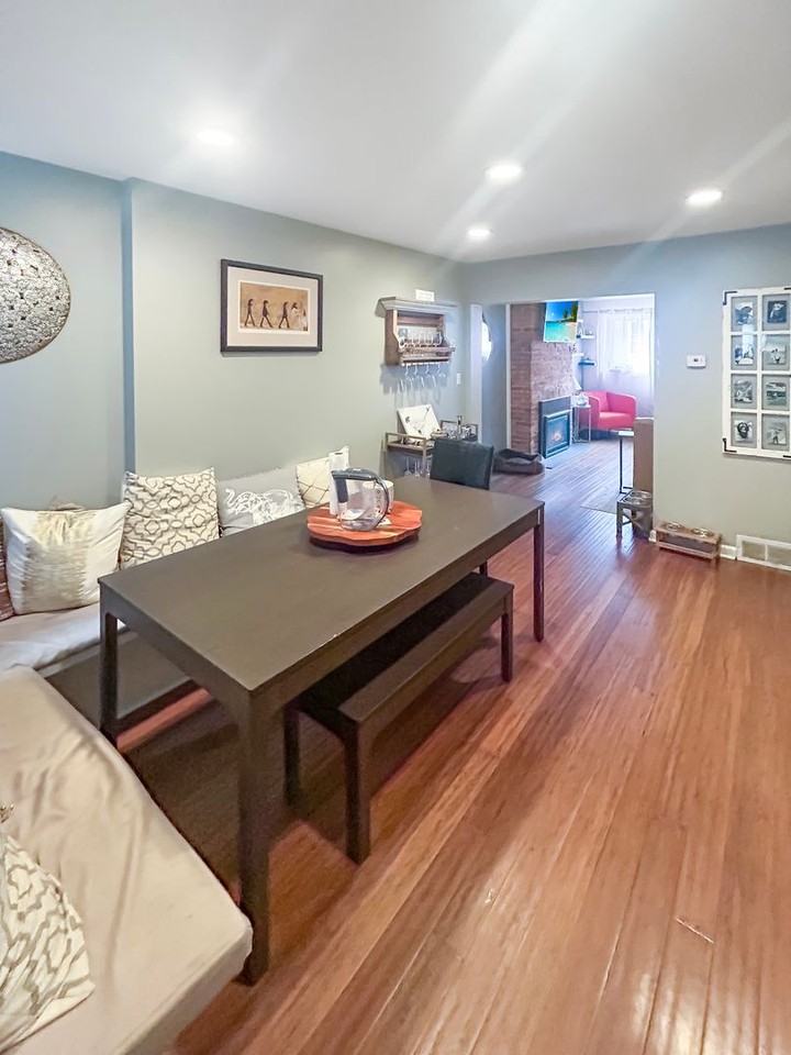 262 45th St - Photo 5 of 24