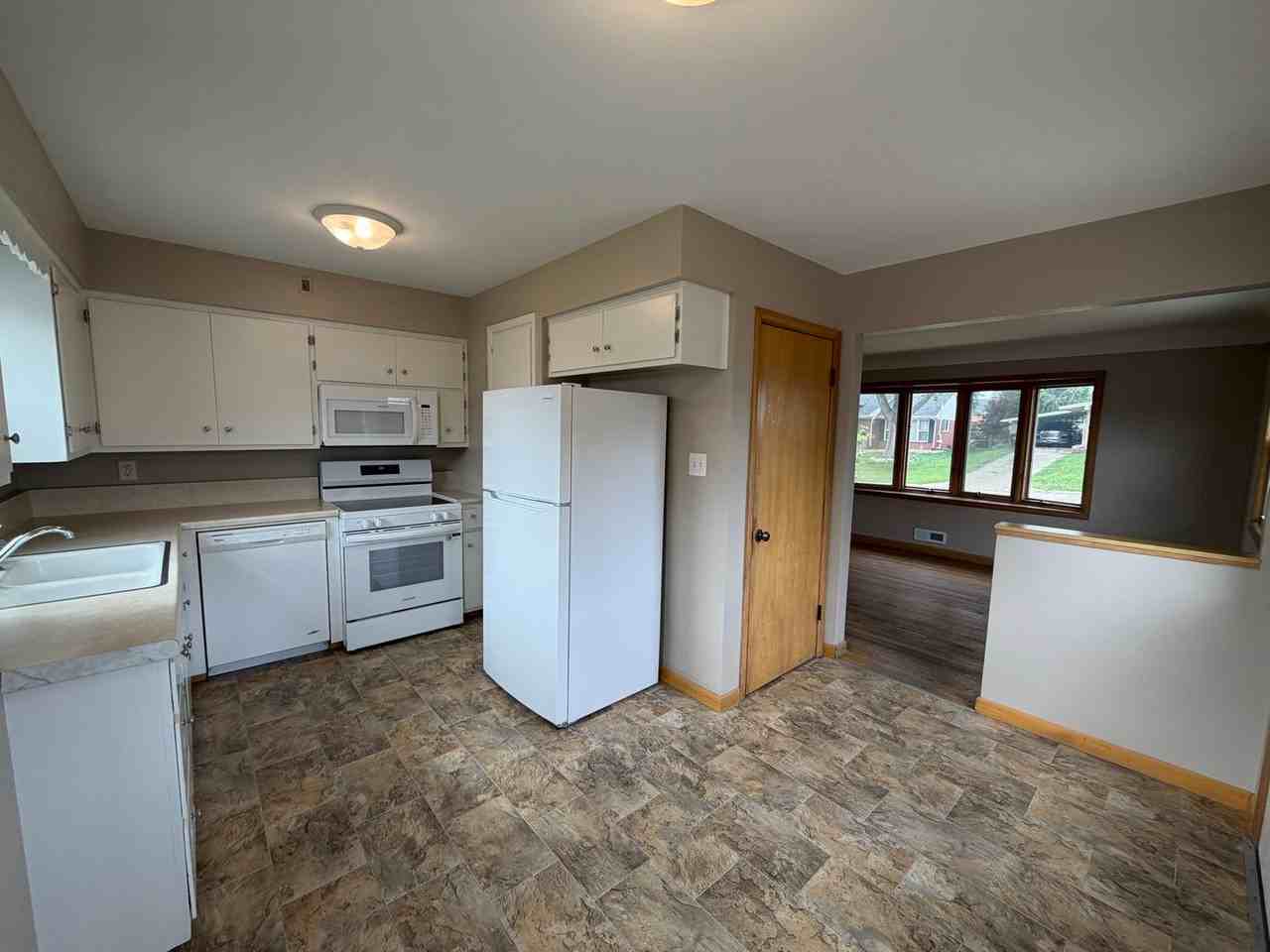1517 9th Ave Sw - Photo 4 of 11