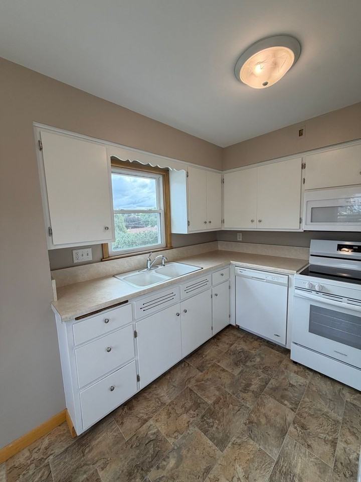 1517 9th Ave Sw - Photo 5 of 11