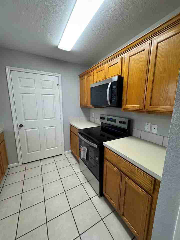 10237 Hyacinth Ln #B - Photo 3 of 12