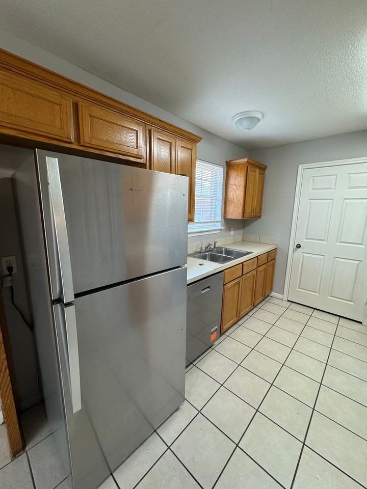 10237 Hyacinth Ln #B - Photo 5 of 12