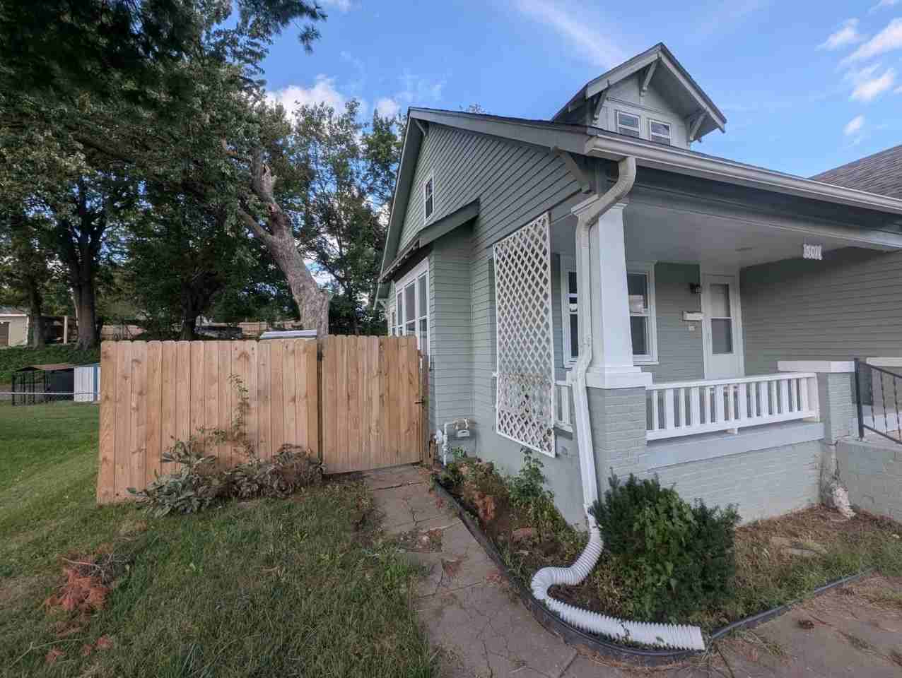 3011 Miller Ave - Photo 3 of 24