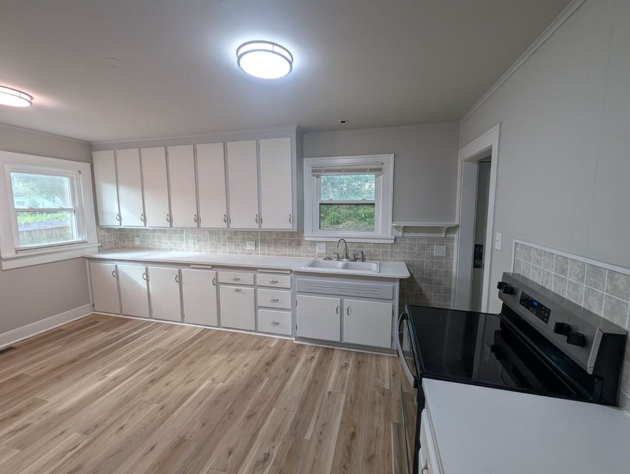 3011 Miller Ave - Photo 4 of 24