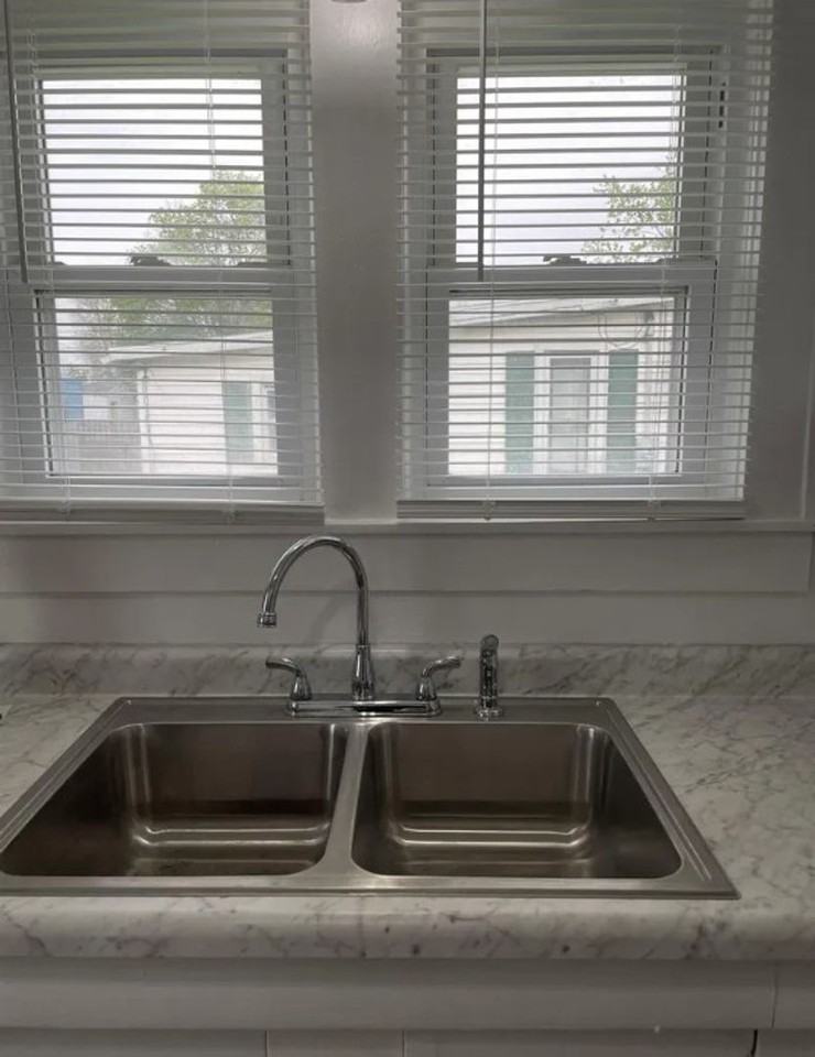 1612 W 9th St - Photo 4 of 18