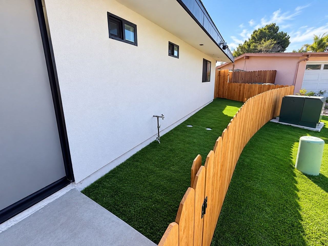 4602 Shoshoni Ave - Photo 2 of 10
