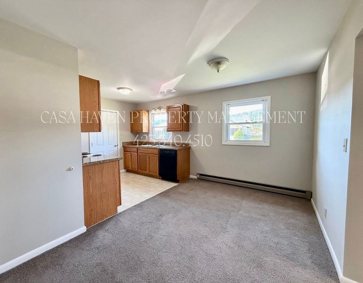532 Vinton Ave - Photo 5 of 11