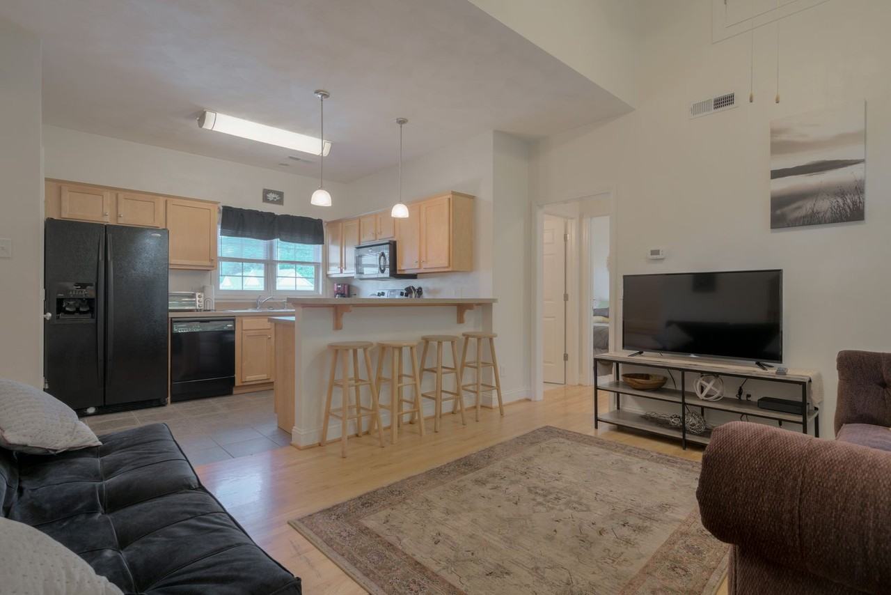 505 Green Street - Photo 4 of 19