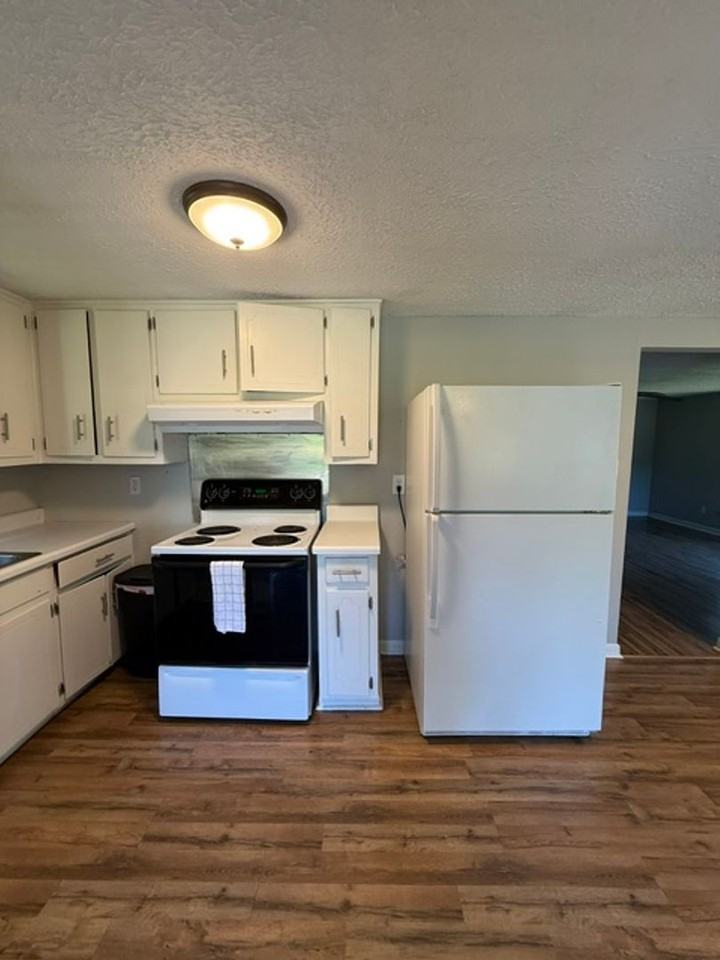30 Henderson Rd - Photo 5 of 19