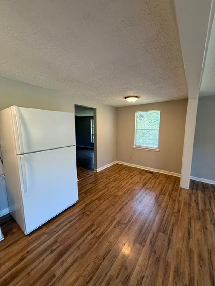 30 Henderson Rd - Photo 6 of 19