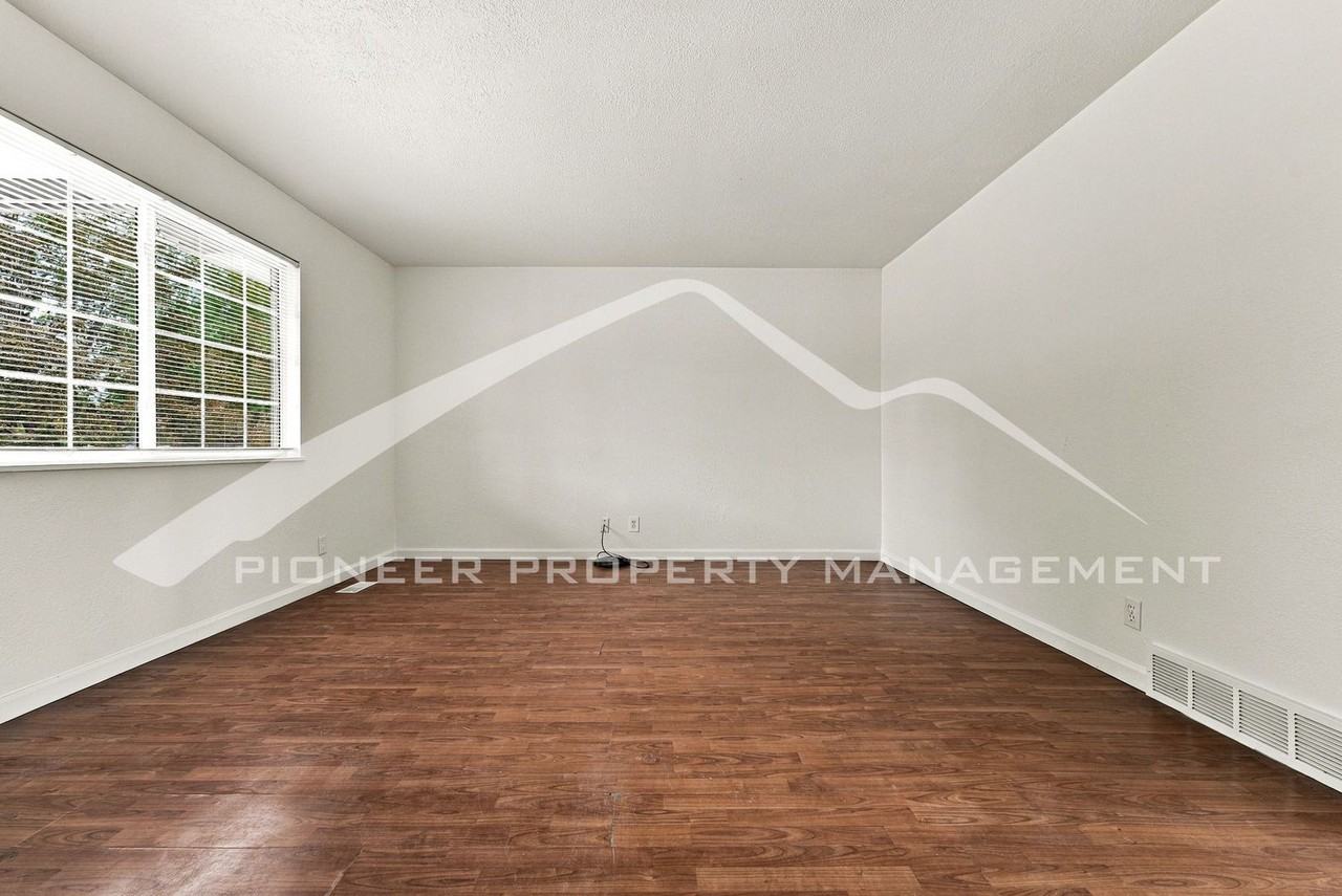 12854 E Florida Dr - Photo 4 of 23