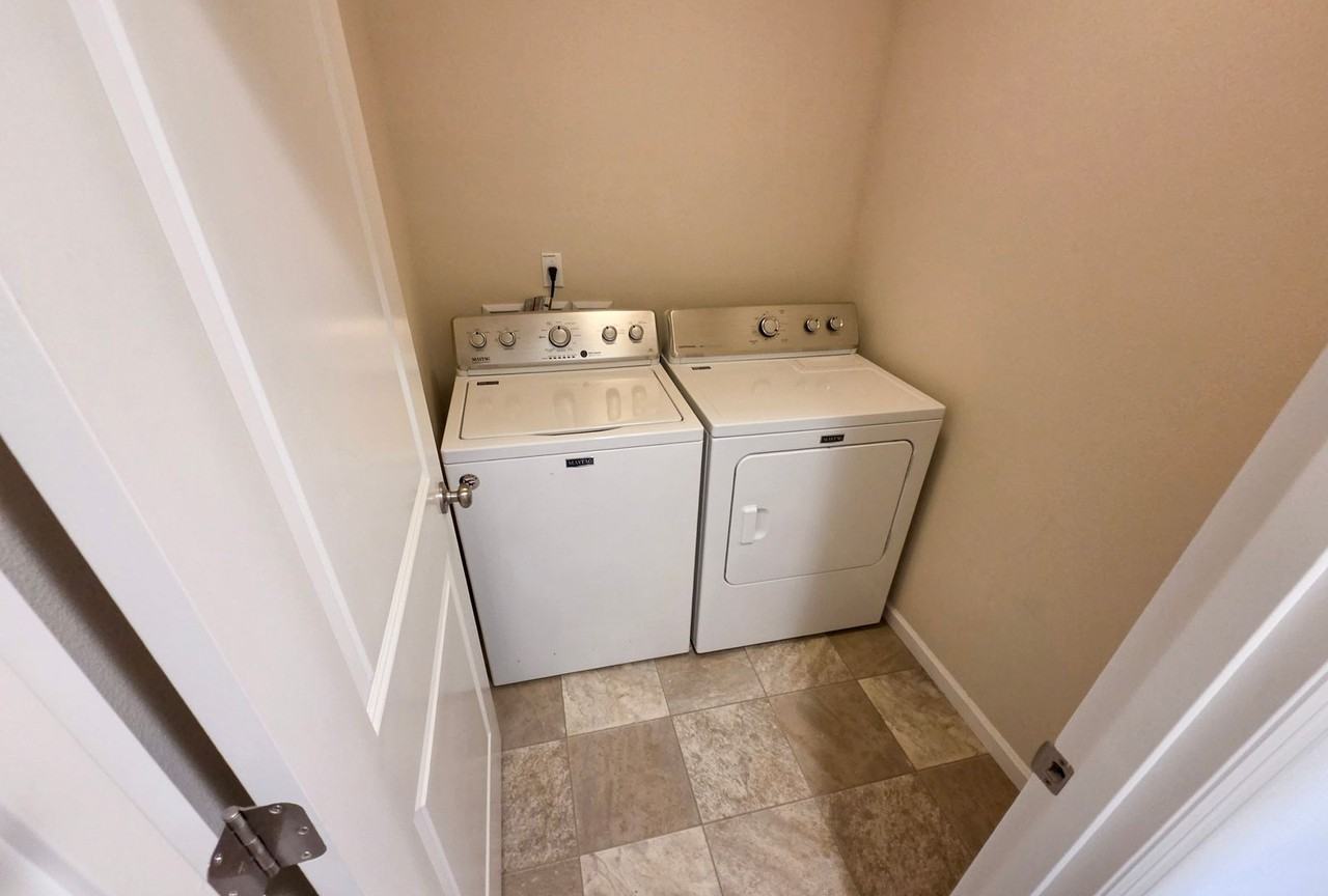 5725 Karen Lynn Loop S - Photo 3 of 26