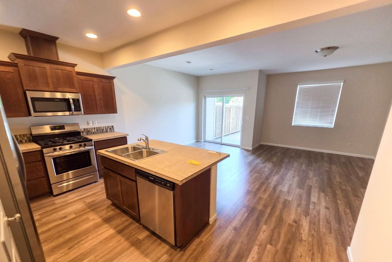 5725 Karen Lynn Loop S - Photo 5 of 26